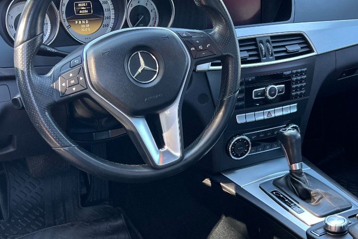 Mercedez-Benz Clase C 1.8 C250 Coupe Sport B.efficiency At — Interior