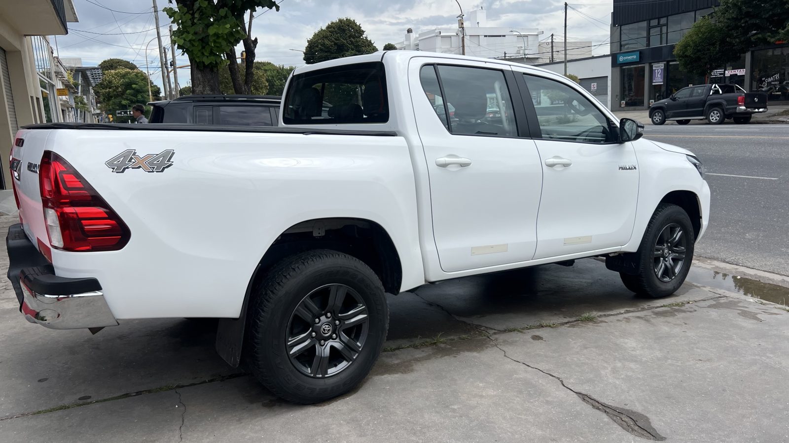 Toyota Hilux Sr 2.8 tdi