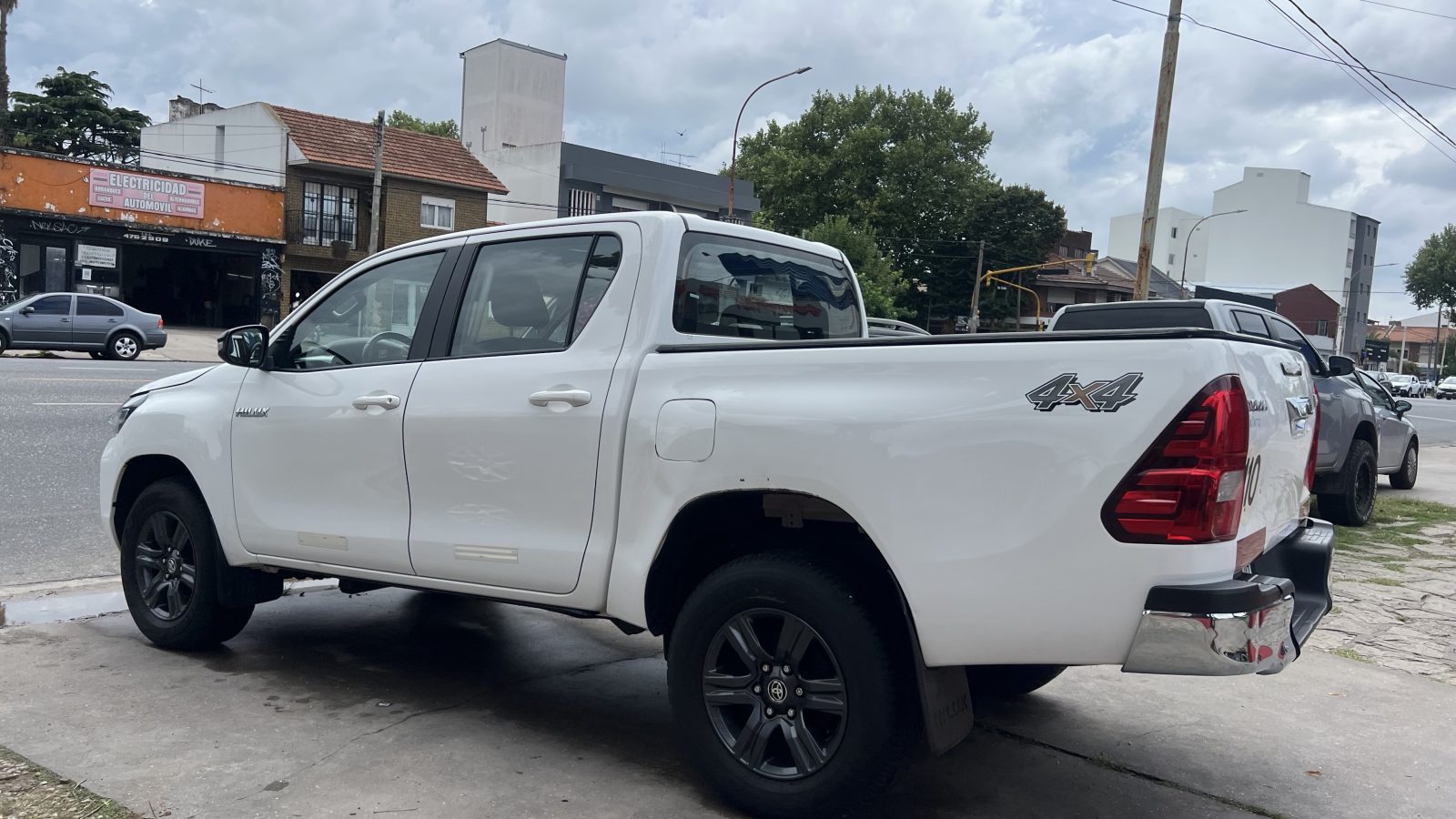 Toyota Hilux Sr 2.8 tdi