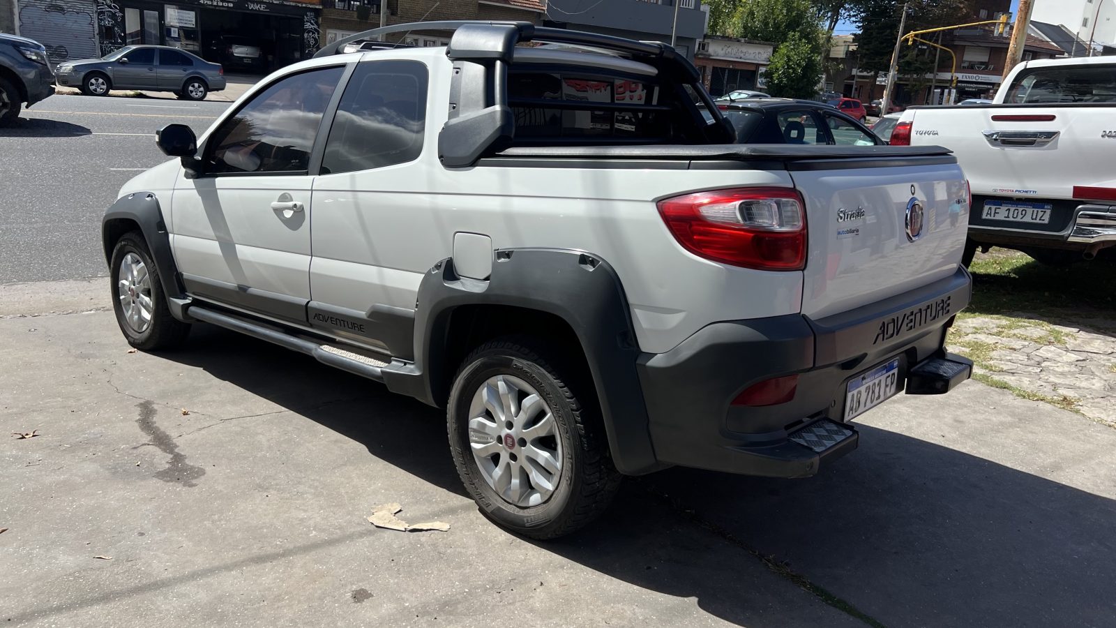 Fiat Strada Adventure Locker