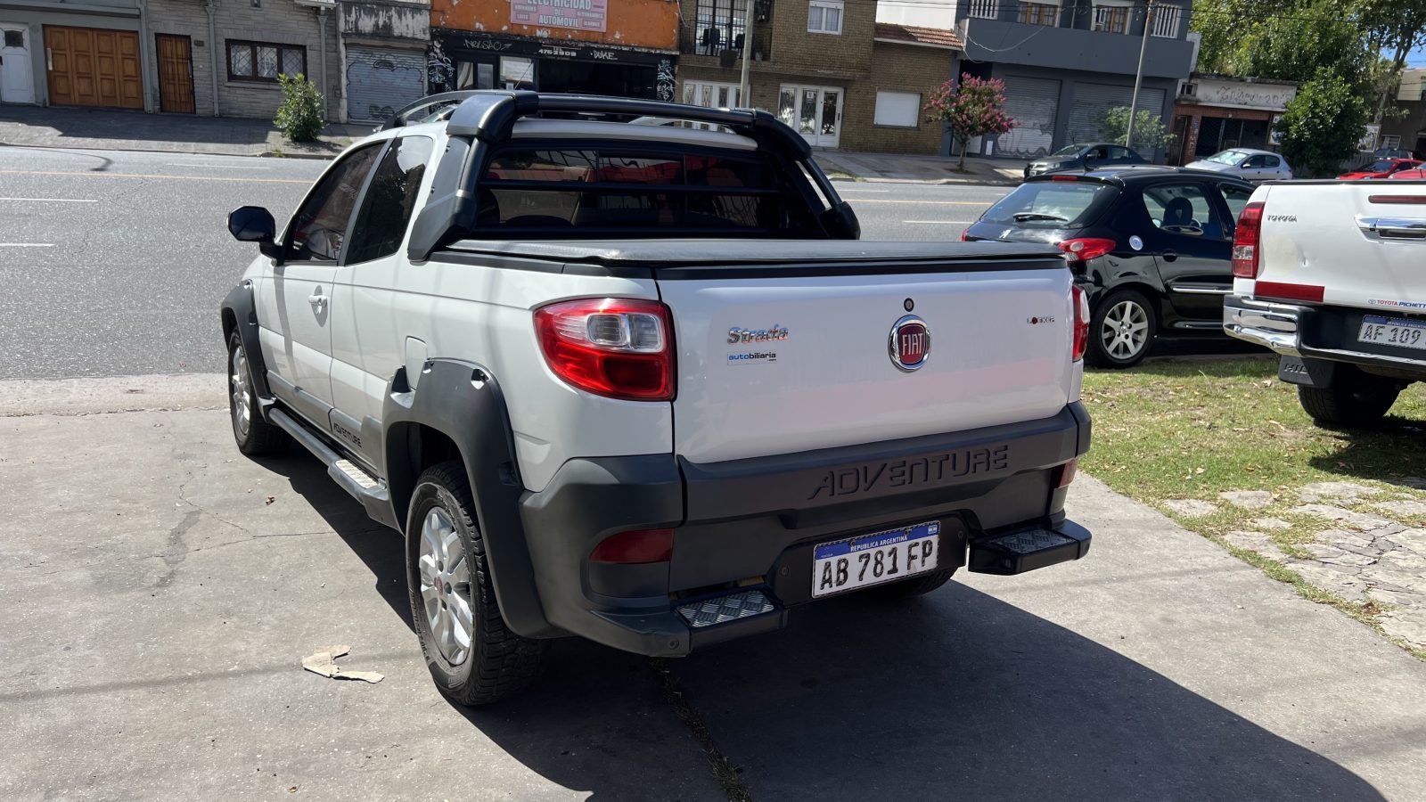 Fiat Strada Adventure Locker