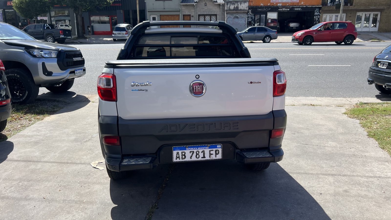 Fiat Strada Adventure Locker