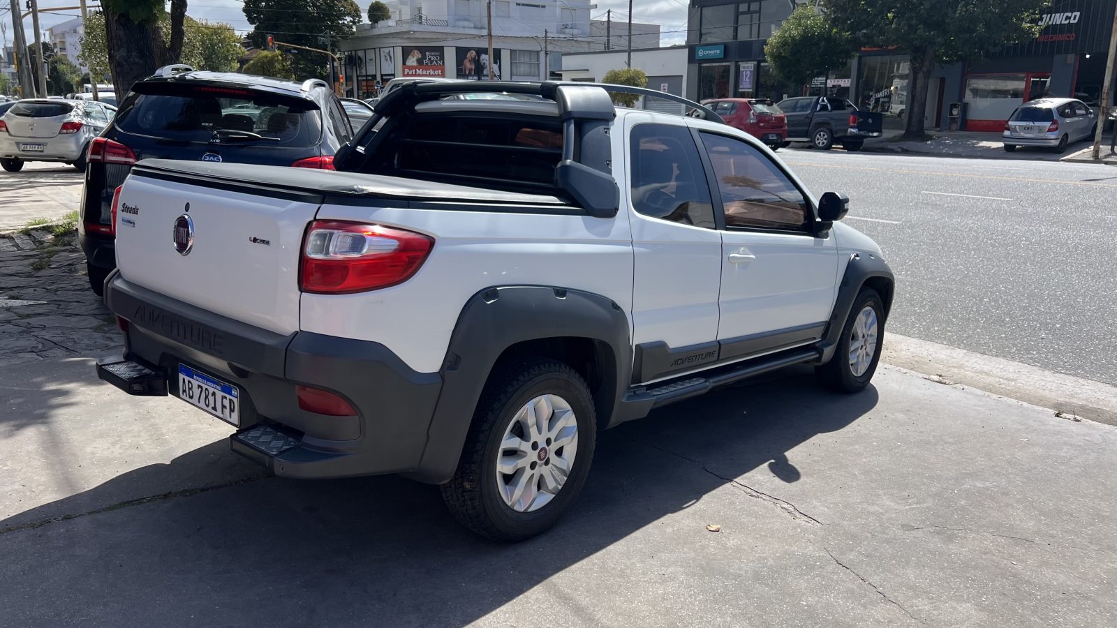 Fiat Strada Adventure Locker