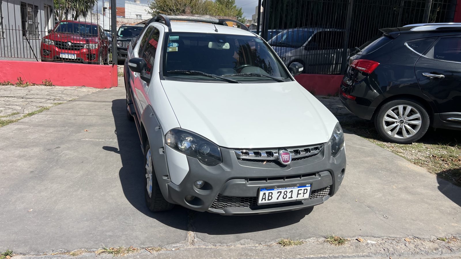 Fiat Strada Adventure Locker