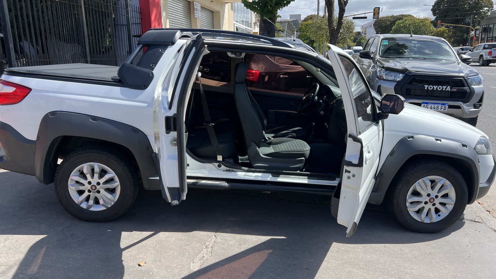 Fiat Strada Adventure Locker