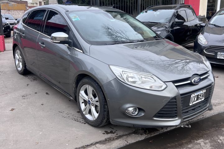 Ford Focus III Se Plus — Costado