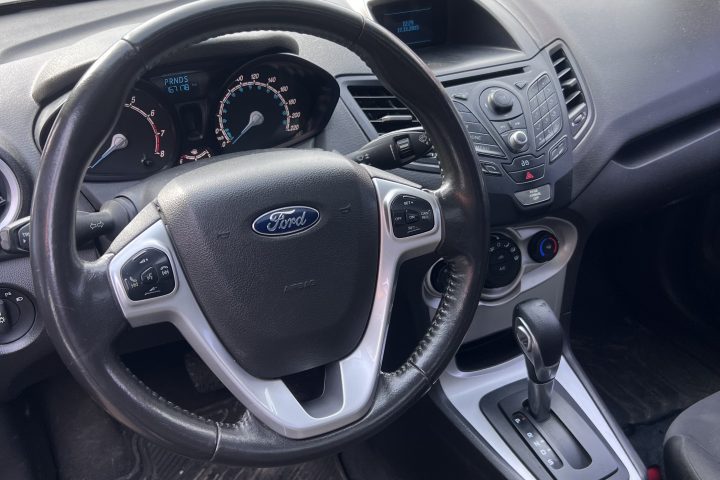 Ford Fiesta Kinetic Se Plus — Interior
