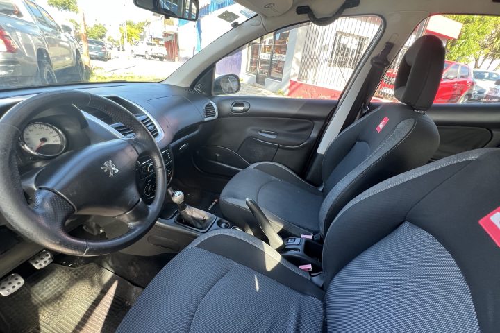 Peugeot 207 Quicksilver — Interior