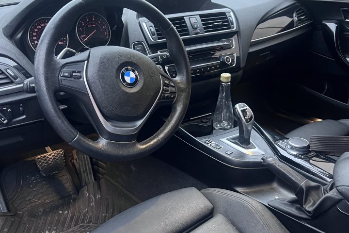 Bmw Serie 2 220i Sport Line 184cv — Interior