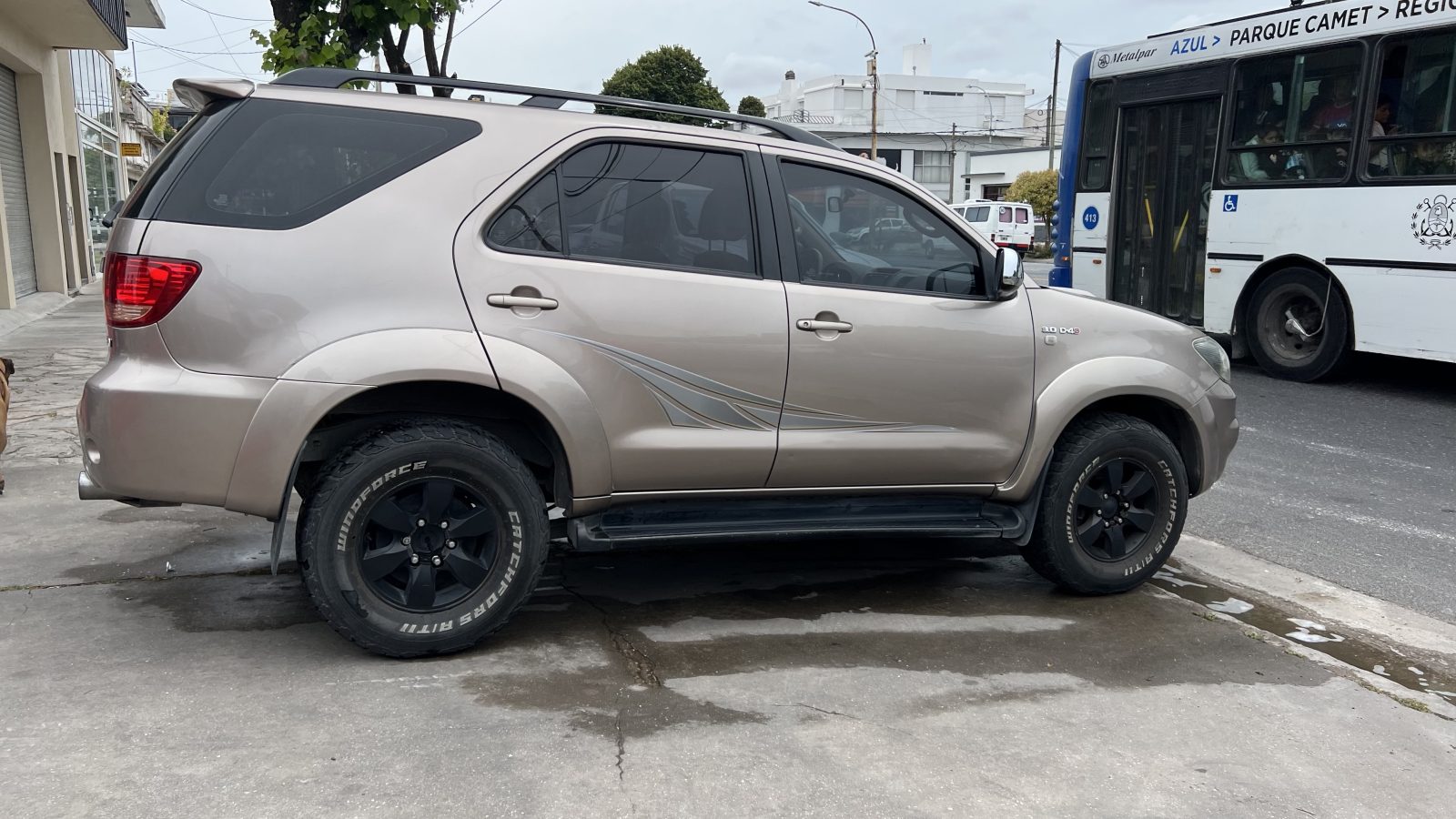 Toyota Hilux SW4 Srv Cuero At 4X4