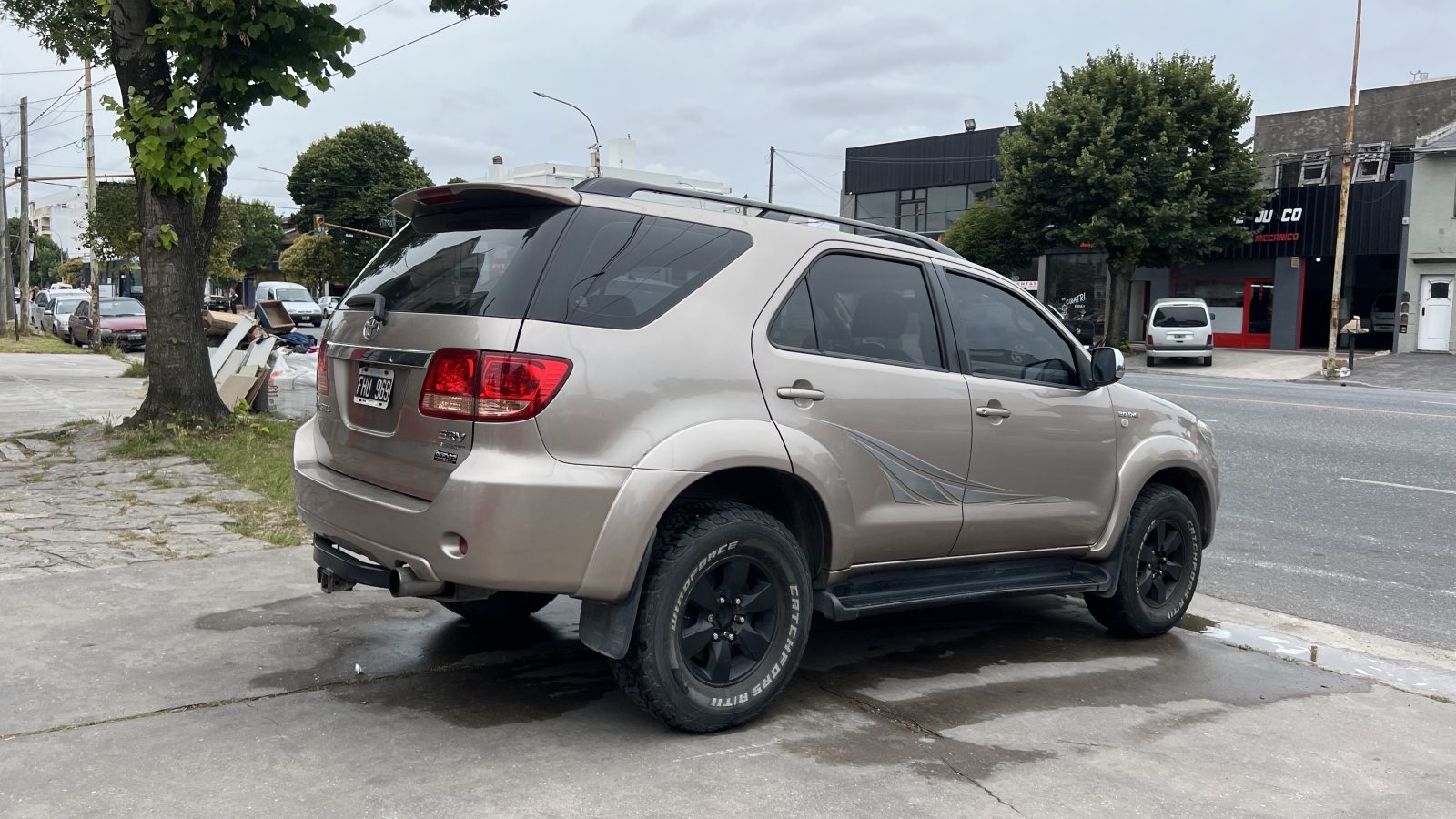 Toyota Hilux SW4 Srv Cuero At 4X4